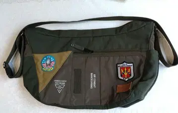 USN AVIREX 올리브 그린 숄더백