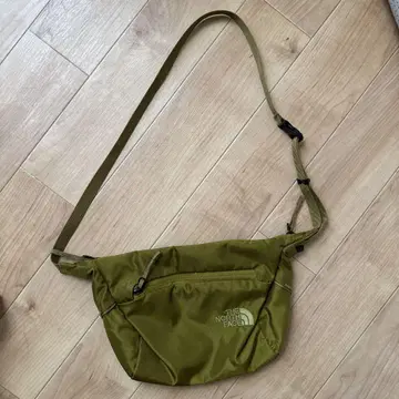 새상품급 THE NORTH FACE 숄더백 사코슈 2L