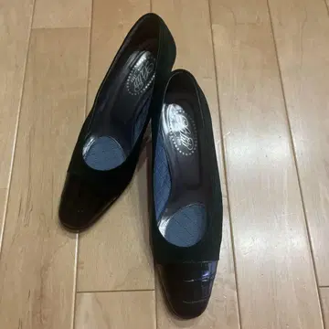 펌프스 23.5cm