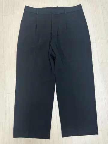 UNIQLO 턱 와이드 팬츠 3XL