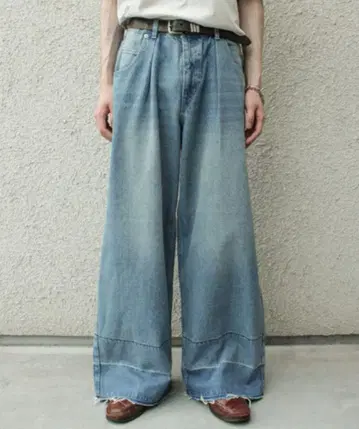 [완판템] camphorwood washedcutoffbaggydenim