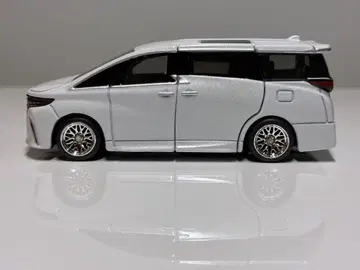 토미카 프리미엄 TOYOTA 40 알파드 개 (출시 기념 사양)