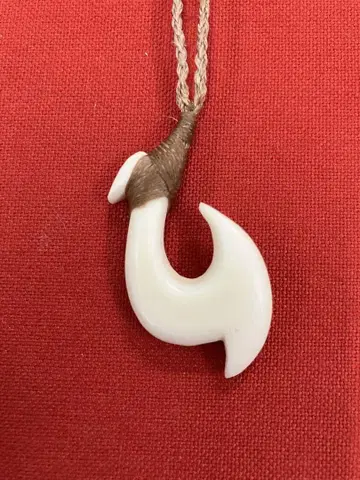 본 카빙 목걸이 헤이마타우 피쉬 후크