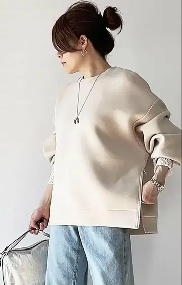 EmmaTaylor 종이상자 오버 실루엣 크루넥 풀오버