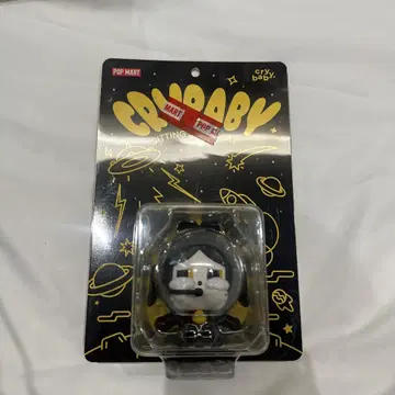 Crybaby POPMART SITTING SPACE CAT 피규어
