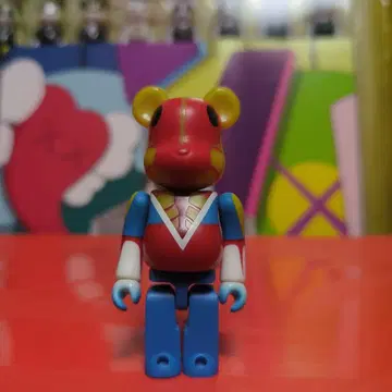 베어브릭 울트라맨 메트론 외계인