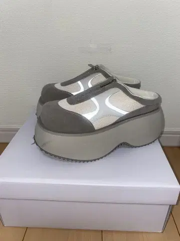 SLY 뮬 러닝 스니커즈