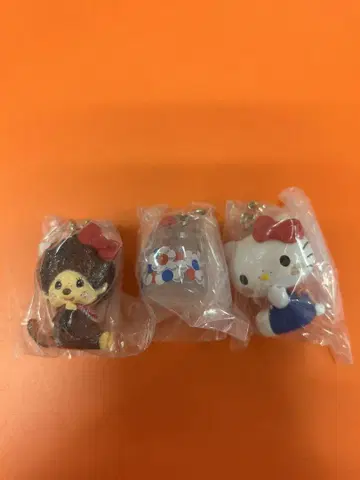 몬치치 x 헬로키티 3종 세트