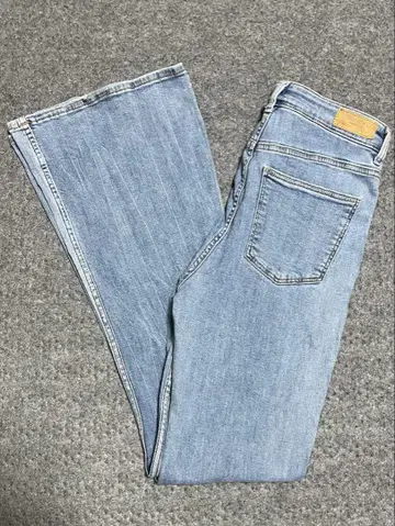 Bershka 플레어 데님 EUR38