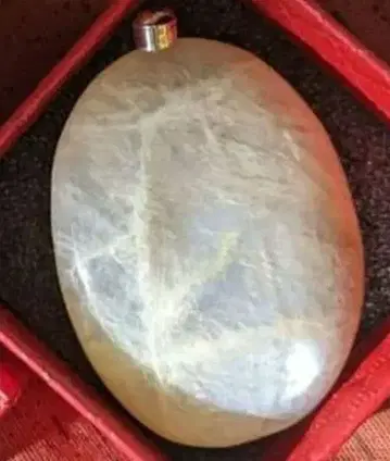 문스톤 펜던트 탑