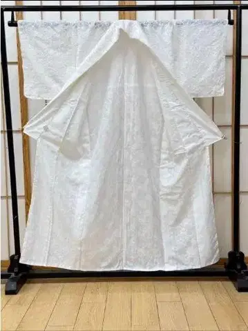 새상품 레이스 코몬 기모노 이로무지 화이트 단품