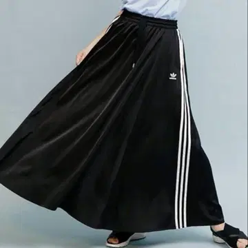 adidas 플레어 스커트