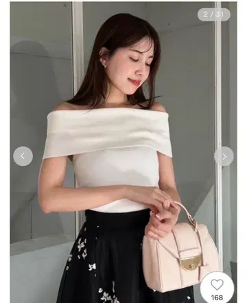 [ 미사용 새상품 ] 오프숄더 니트탑
