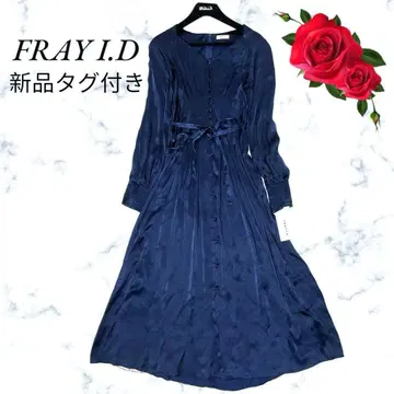 [택 포함 새상품] FRAY I.D 데콜테 다이아 넥 새틴 원피스 맥시