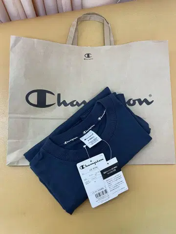 챔피온 champion T셔츠 미사용 새상품 가슴 포켓 부착