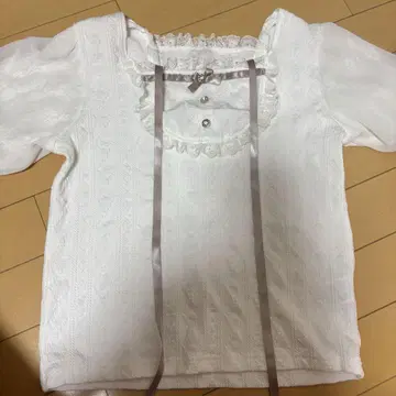 노에미 아가씨 백 레이스업 초커 넥 티셔츠 M 사이즈