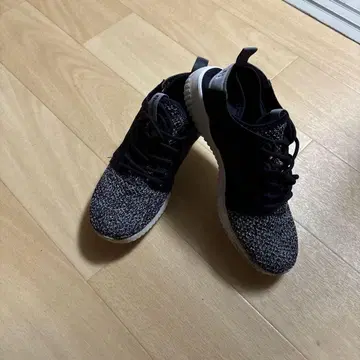 Reebok 스니커즈