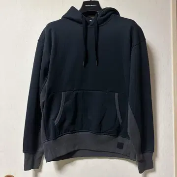 언더아머 후드 부착 후드티 다크 블루