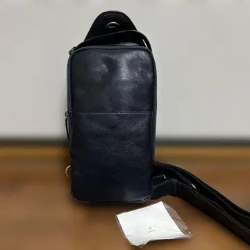 미사용 새상품 네이비 천연 가죽 숄더백 바디백