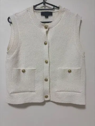 ZARA 화이트 슬리브리스 니트 베스트