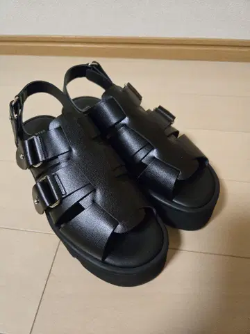 HYKE 2025 SS 샌들 23.5