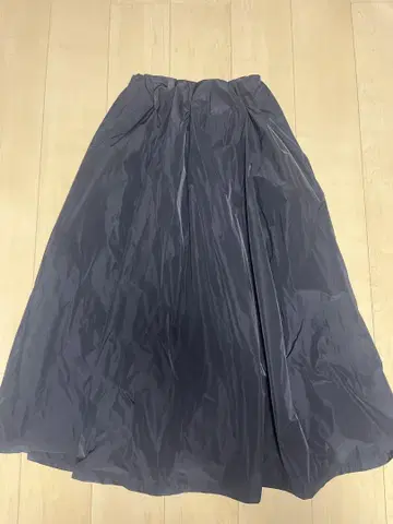 emmi 개더 타프타 스커트