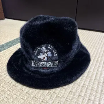 빅 배드 울프 모자 블랙