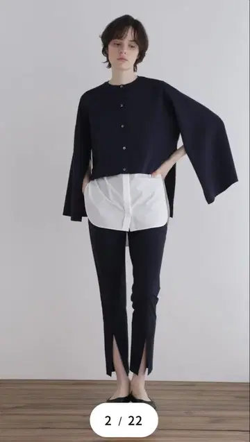 LE PHIL 라이트 테크 슬릿 슬리브 가디건 네이비
