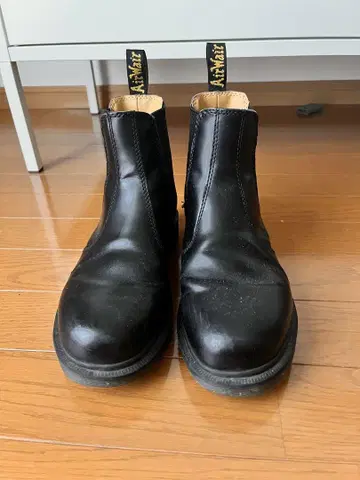 [ Dr. Martens ] 블랙 가죽 사이드 고어 부츠