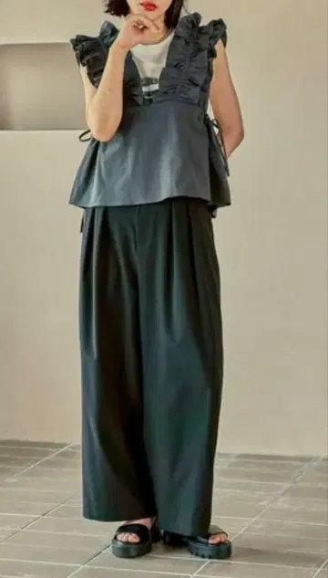 LEPSIM 사이드 리본 프릴 베스트