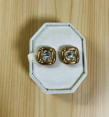 스와로브스키 SWAROVSKI 귀걸이 Dulcis 스터드 귀걸이