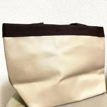 베이지 핸드백 꽃무늬 내부