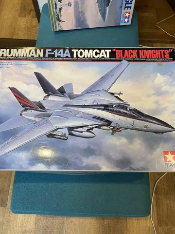 TAMIYA 1/32 F14 TOMCAT'BLACK NIGHTS'