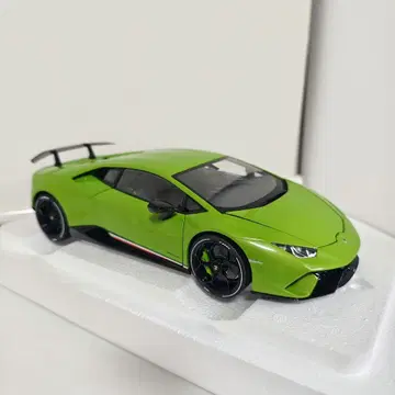오토아트 1/18 람보르기니 우라칸 퍼포만테