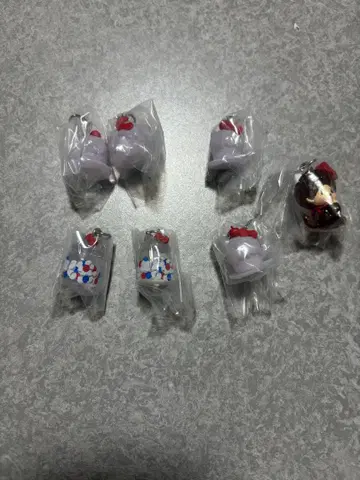 몬치치 x 헬로키티 메지루시 액세서리 묶음 판매