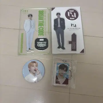 INI 후지마키 쿄스케, 기무라 마사야 아크릴 스탠드, 캔 배지, 키링