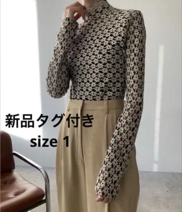 택 포함 새상품 CLANE 3D FLOWER LACE TOPS 사이즈 1