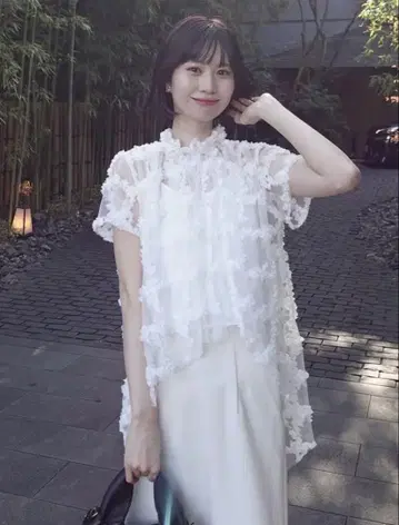 acka. airy sheer blouse 화이트 미사용 새상품