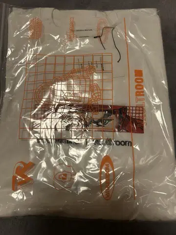 [ XL ] vaultroom RYU TEE