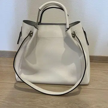 내추럴 뷰티 베이직 가죽풍 핸드백