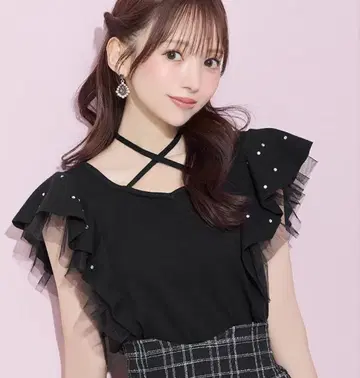 michellMacaron 비쥬 프릴 니트탑