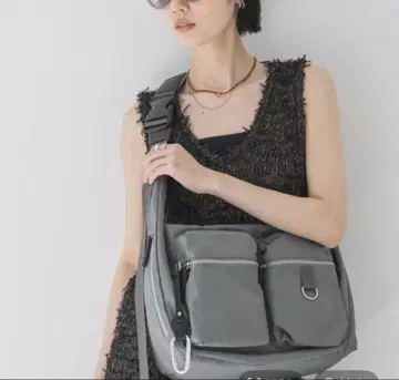 나일론 W 포켓 바디 BAG 지나시스 미사용 새상품 이번 시즌 신상