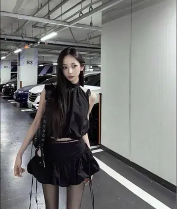 Theredthread S strap balloon blouse