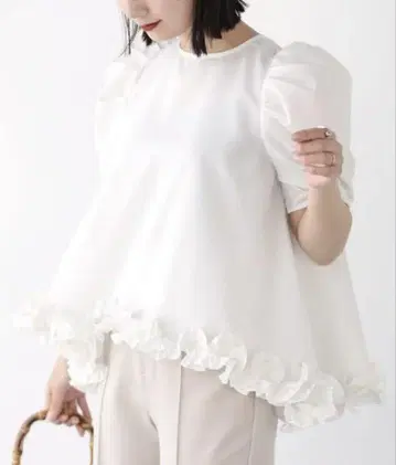 fitmore 밑단 프릴 플레어 상의