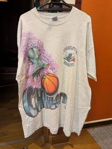 CHARLOTTE HORNETS T셔츠 그레이