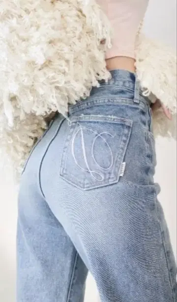 미사용 새상품 Darich 다리치 세미 플레어 데님 팬츠 S 사이즈