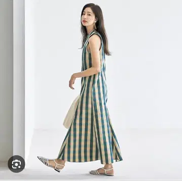슬리브리스 체크 무늬 롱 원피스