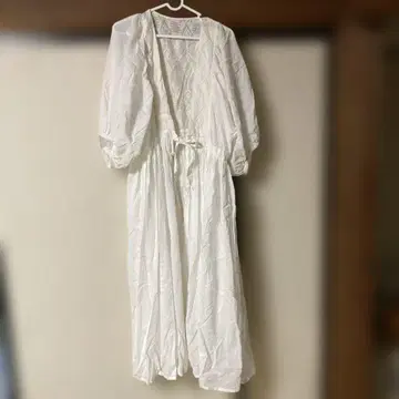 화이트 롱 드레스 허리 리본 포함