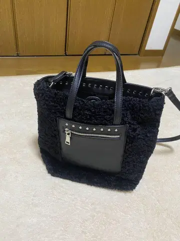 야마다야 퍼와 합성 피혁의 숄더백