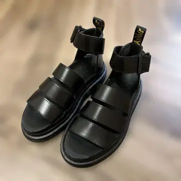 미사용 새상품 Dr. Martens 샌들 UK3